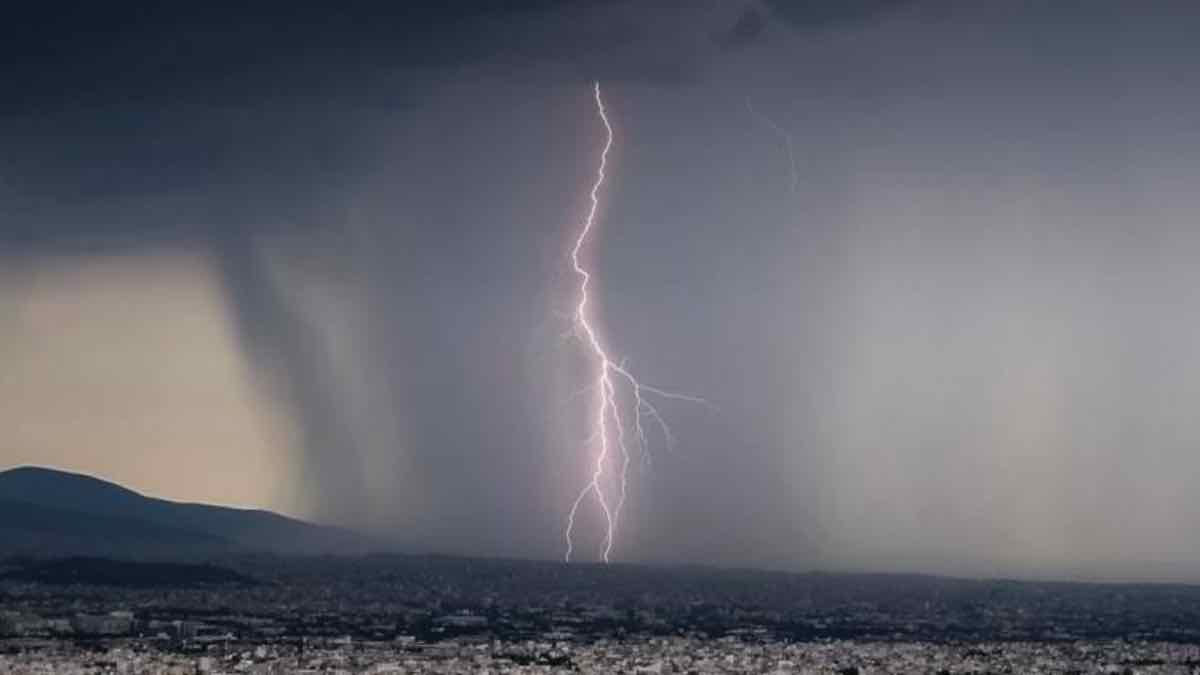 Κακοκαιρία: Ισχυρές καταιγίδες και στην Αττική - Επικαιροποίηση του δελτίου της ΕΜΥ