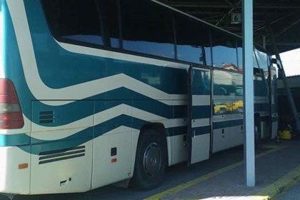 Απίστευτο: Οδηγός του ΚΤΕΛ Αττικής επιτέθηκε με κατσαβίδι σε επιβάτη