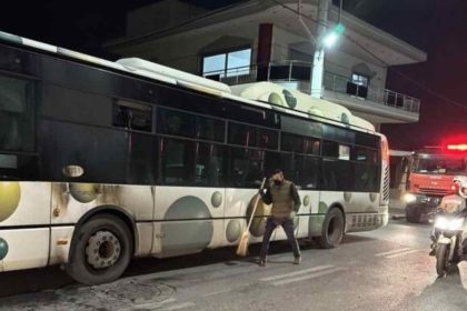 Ρομά έριξαν μολότοφ σε διερχόμενο λεωφορείο στα Ανω Λιόσια