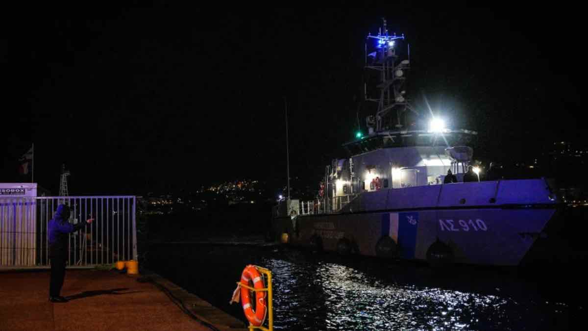 Ναυάγιο στη Λέσβο: Ολονύχτιες έρευνες για τους 12 αγνοούμενους του πλοίου «Raptor»