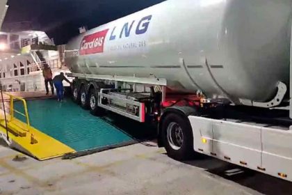 KKE: Να απαγορευθεί η μεταφορά LNG από τη Ρεβυθούσα προς το Πέραμα Μεγάρων