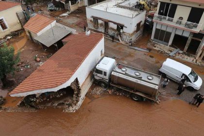 Μνημόσυνο για τα θύματα της πλημμύρας του 2017 στη Μάνδρα το πρωί της Τετάρτης