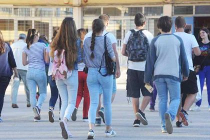Μαθητές γυμνασίου βρέθηκαν ημιλιπόθυμοι σε τουαλέτα σχολείου στο Ηράκλειο