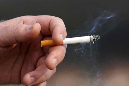 Ακριβότερο το κάπνισμα στη Γαλλία - 12 ευρώ θα κοστίζει το πακέτο