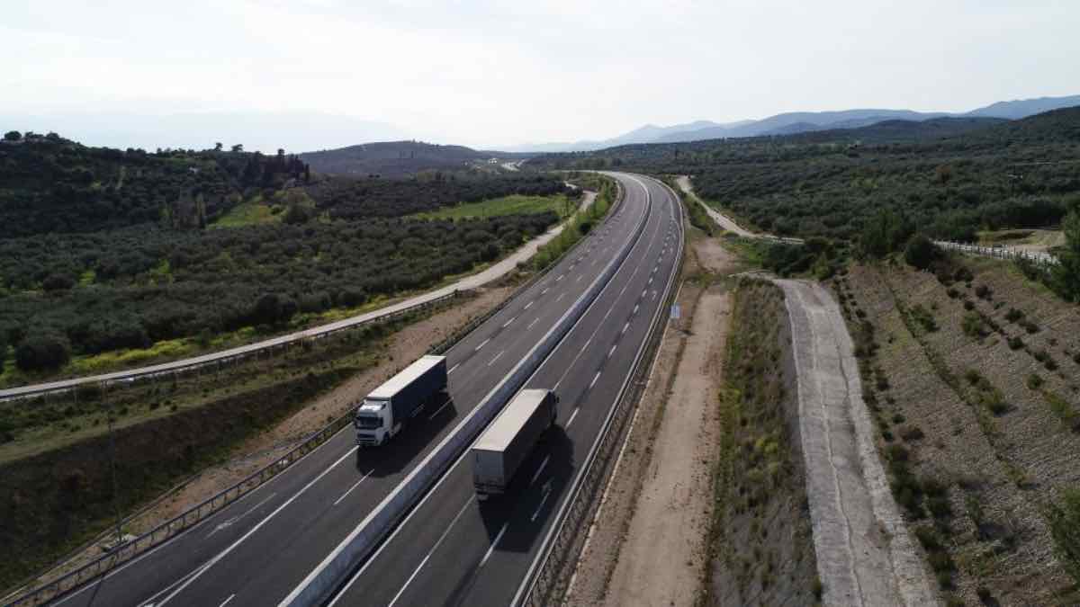 Πρόταση της ΓΕΚ ΤΕΡΝΑ για νέο αυτοκινητόδρομο που θα συνδέει Ελευσίνα με Οινόφυτα