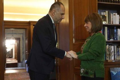 Συνάντηση Γεραπετρίτη - Σακελλαροπούλου: «Θα βελτιώσουμε τις σχέσεις με την Τουρκία»