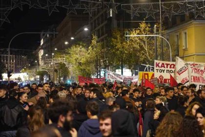 Γρηγορόπουλος: Σε εξέλιξη η πορεία - Συγκεντρώσεις στο σημείο της δολοφονίας και τα Προπύλαια