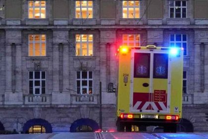 Τρόμος από πυροβολισμούς στην Πράγα - Νεκροί και αρκετοί τραυματίες