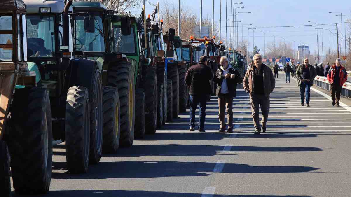 Ανοιχτή για διάλογο με τους αγρότες η κυβέρνηση αλλά όχι με κλειστούς δρόμους