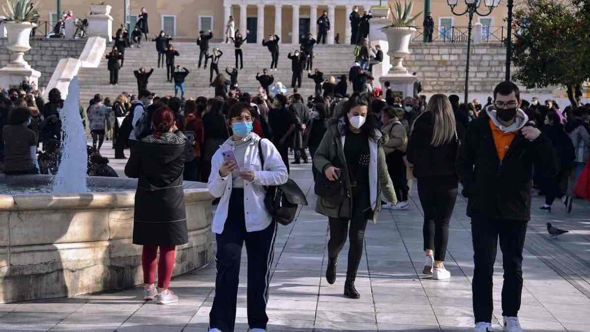 «Συναγερμός» για το κοκτέιλ κορωνοϊού και γρίπης - Έκτακτες ανακοινώσεις από το υπουργείο Υγείας