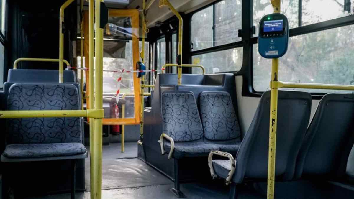 53χρονος οδηγός λεωφορείου στα Άνω Λιόσια αποπειράθηκε να βιάσει επιβάτιδα