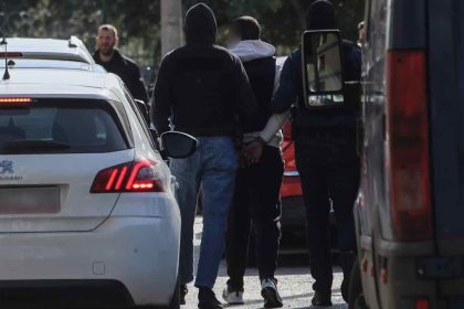 Greek Mafia: 2 κινητά σε κλεμμένο αυτοκίνητο στον Ασπρόπυργο «έδωσαν» τους εκτελεστές