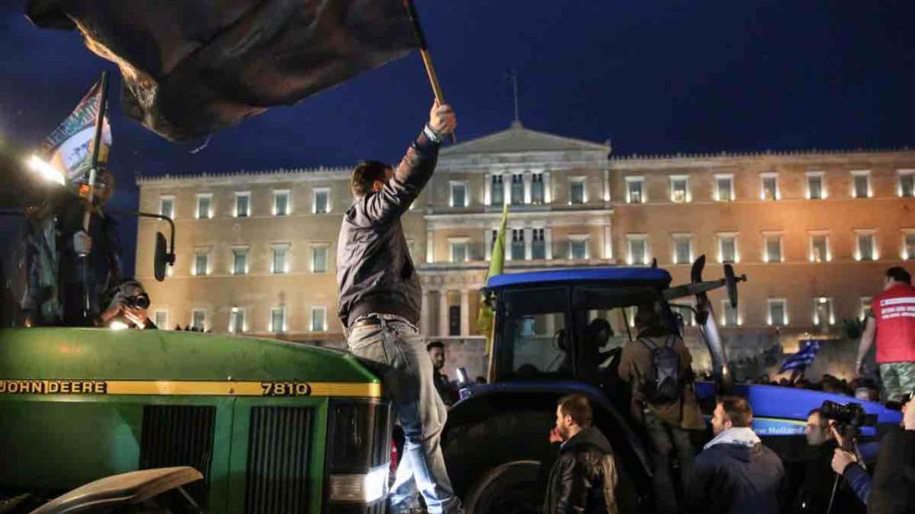 Αγρότες: Στο Κάστρο Βοιωτίας έφτασε το κονβόι των τρακτέρ -Πότε αναμένονται στην Αθήνα