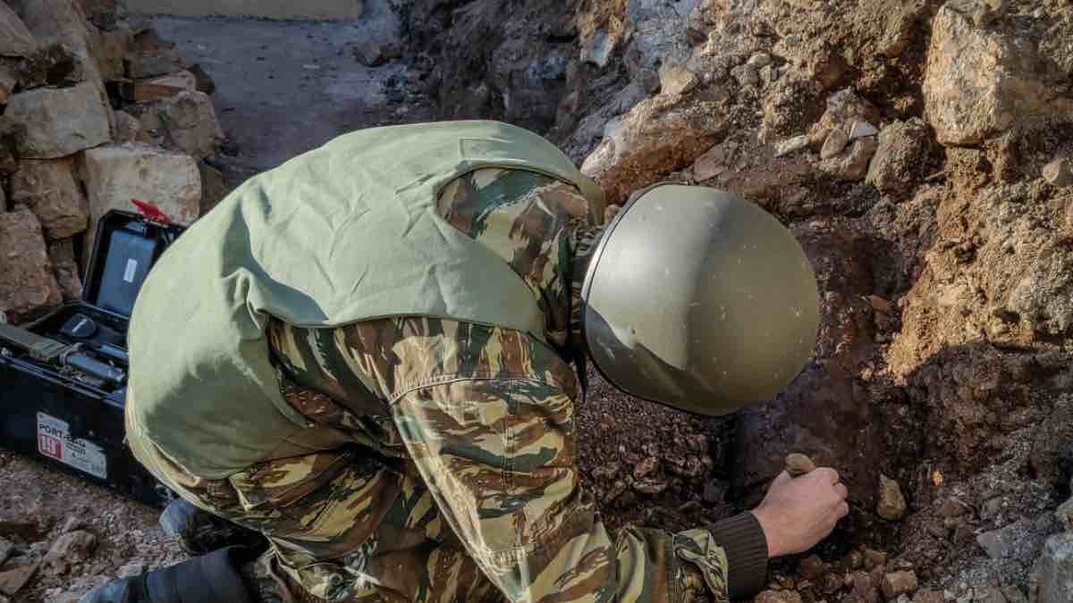Βρέθηκε βόμβα του Β' ΠΠ στην Ελευσίνα - Επι τόπου κλιμάκιο του ΤΕΕΜ