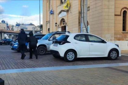 Μάνδρα: Τέλος στο παράνομο πάρκινγκ μπροστά στον Ναό Αγίων Κωνσταντίνου και Ελένης