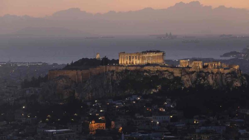 Διθύραμβος Reuters για την Ελλάδα: «Το 2024 η οικονομία θα εκτοξευτεί»