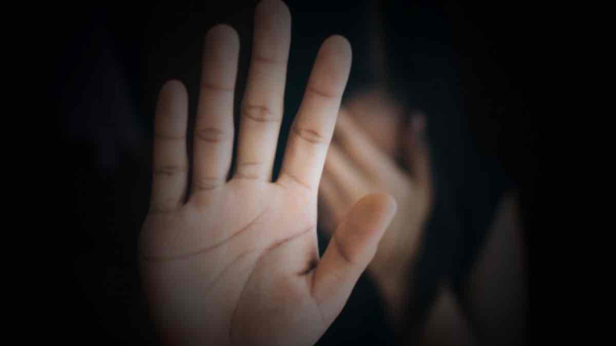 Φρίκη: 31χρονος κακοποιούσε σεξουαλικά την 5χρονη κόρη του στο Πέραμα Αττικής