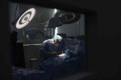 Yπεγράφη η ΚΥΑ για τα απογευματινά χειρουργεία - Αναλυτικά τι προβλέπεται για ωράρια και αμοιβές γιατρών