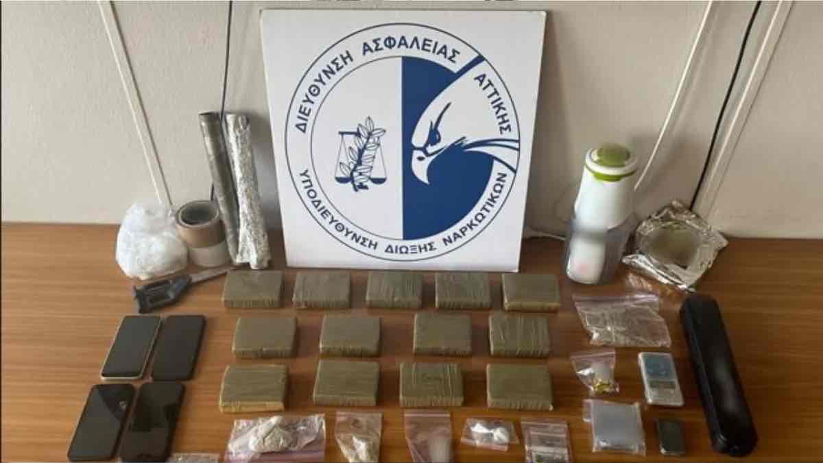 Τρεις συλλήψεις για ναρκωτικά στο Περιστέρι - Πάνω από 3 κιλά ηρωΐνης κατάσχεσαν οι αρχές
