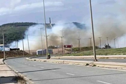 Φωτιά στο Λαύριο: Στον εισαγγελέα ο αντιδήμαρχος -Η Πυροσβεστική αρνείται ότι έδωσε άδεια καύσης