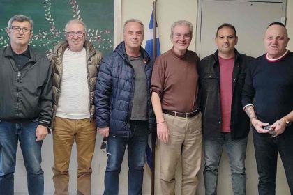 Τους παλαιμάχους του Ηρακλή Ελευσίνας υποδέχθηκε στο δημαρχείο ο Γιώργος Γεωργόπουλος