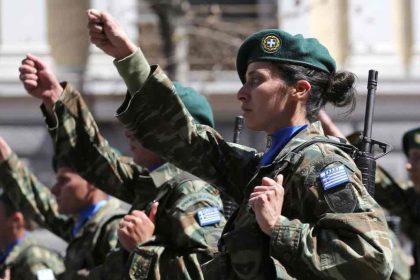 Έρχεται εθελοντική στράτευση των γυναικών - Πιθανή και η μείωση της στρατιωτικής θητείας