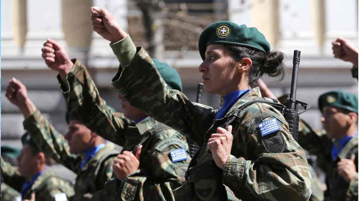 Έρχεται εθελοντική στράτευση των γυναικών - Πιθανή και η μείωση της στρατιωτικής θητείας