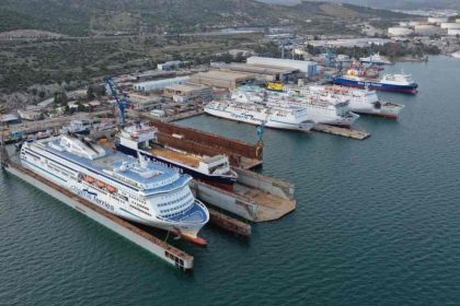Η μεγαλύτερη πλωτή δεξαμενή της χώρας στα Ναυπηγεία Ελευσίνας - Σε λειτουργία μετά από 13 χρόνια!