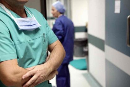 Δωρεάν απογευματινά χειρουργεία: Κάλυψη εξόδων από το κράτος βάσει χρόνου αναμονής και εισοδήματος ή