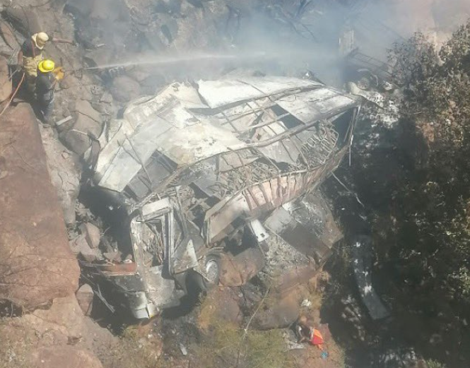 Λεωφορείο έπεσε από γέφυρα στη Νότια Αφρική – Τουλάχιστον 45 νεκροί