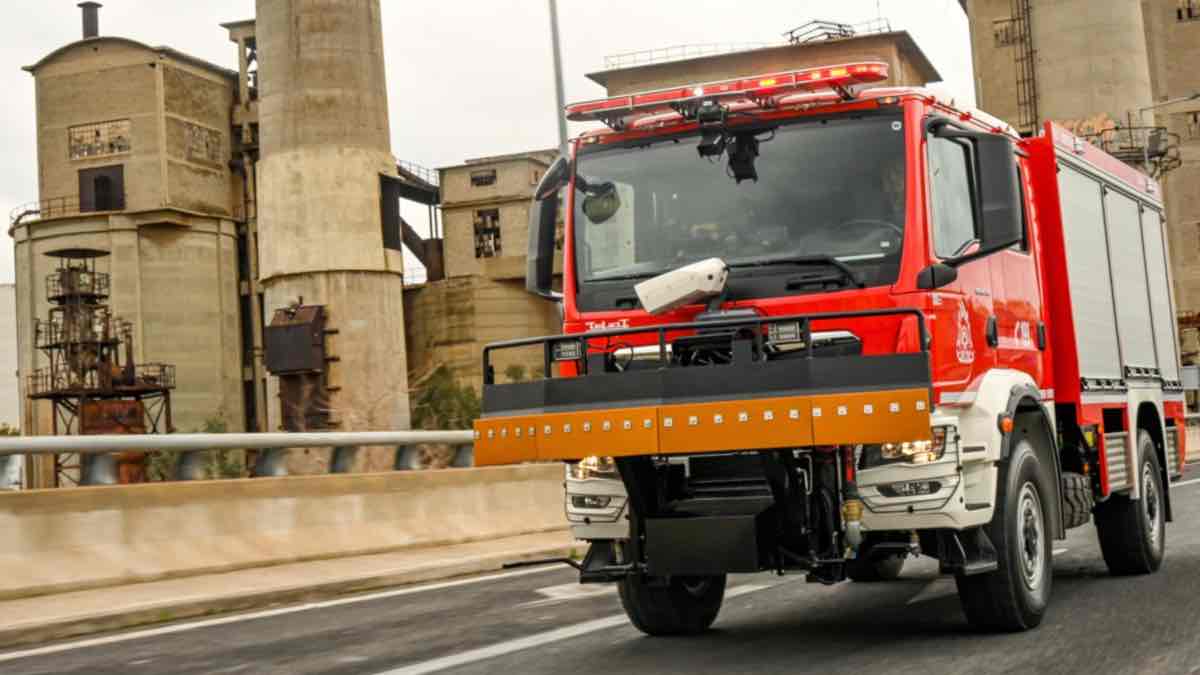 Αυτά είναι τα νέα ελληνικά πυροσβεστικά - Ποια εταιρεία τα κατασκευάζει