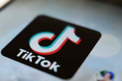 Κομισιόν εναντίον TikTok για «εθιστικό σχεδιασμό»