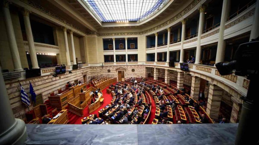 Καταψηφίστηκε η πρόταση δυσπιστίας για τα Τέμπη από 159 βουλευτές