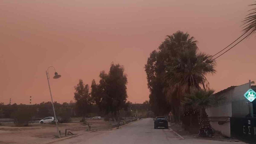 «Αποικία στον Άρη» η Αττική από την αφρικανική σκόνη - Δείτε φωτό από Ελευσίνα και Ασπρόπυργο