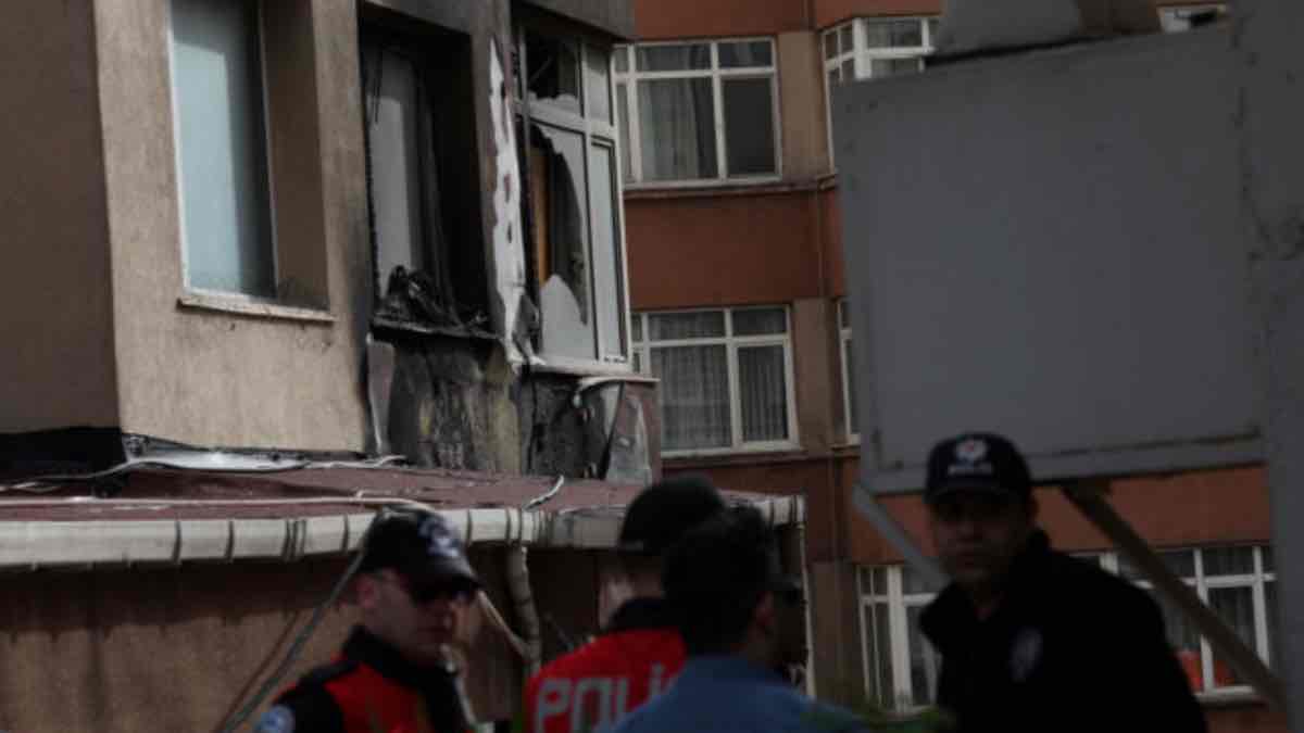 Εφιάλτης χωρίς τέλος στην Κωνσταντινούπολη: 29 νεκροί μετά από φωτιά σε κτίριο