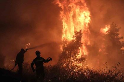 Παρθένο δάσος στην Πιερία κατακαίει για 3η μέρα φωτιά- Εξαιρετικά δύσβατο το σημείο