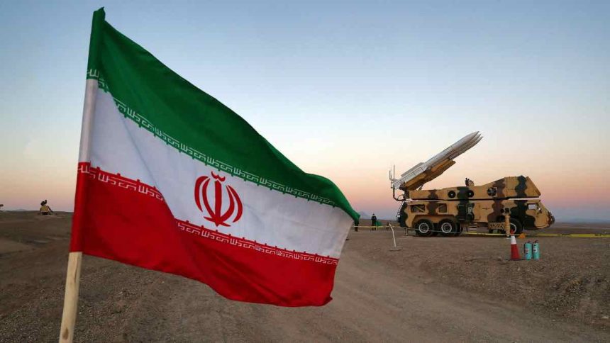 Συναγερμός για τη Μέση Ανατολή: Το Ισραήλ χτύπησε αεροπορική βάση στο Ιράν - «Αλμα» στο πετρέλαιο