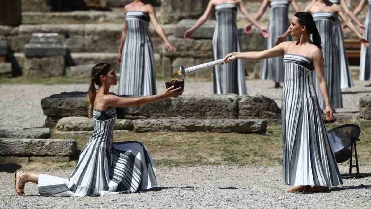 Εντυπωσιακές εικόνες από την Αρχαία Ολυμπία στη πρόβα για την τελετή αφής της Ολυμπιακής Φλόγας