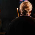 Ιερέας ζαλίστηκε και λιποθύμησε κατά την Ακολουθία του Νιπτήρος - Αναστάτωση σε εκκλησία των Αμπελόκηπων